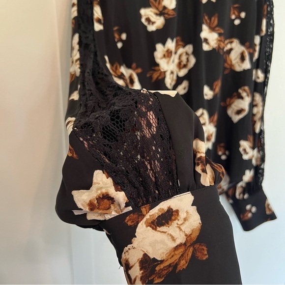 RW & Co. Women's Long Sleeve Black Floral Blouse Lace Sleeves Size Medium - Picture 5 of 9